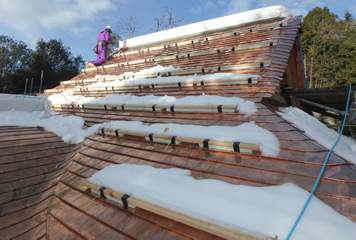 写真：屋根の銅板葺き状況